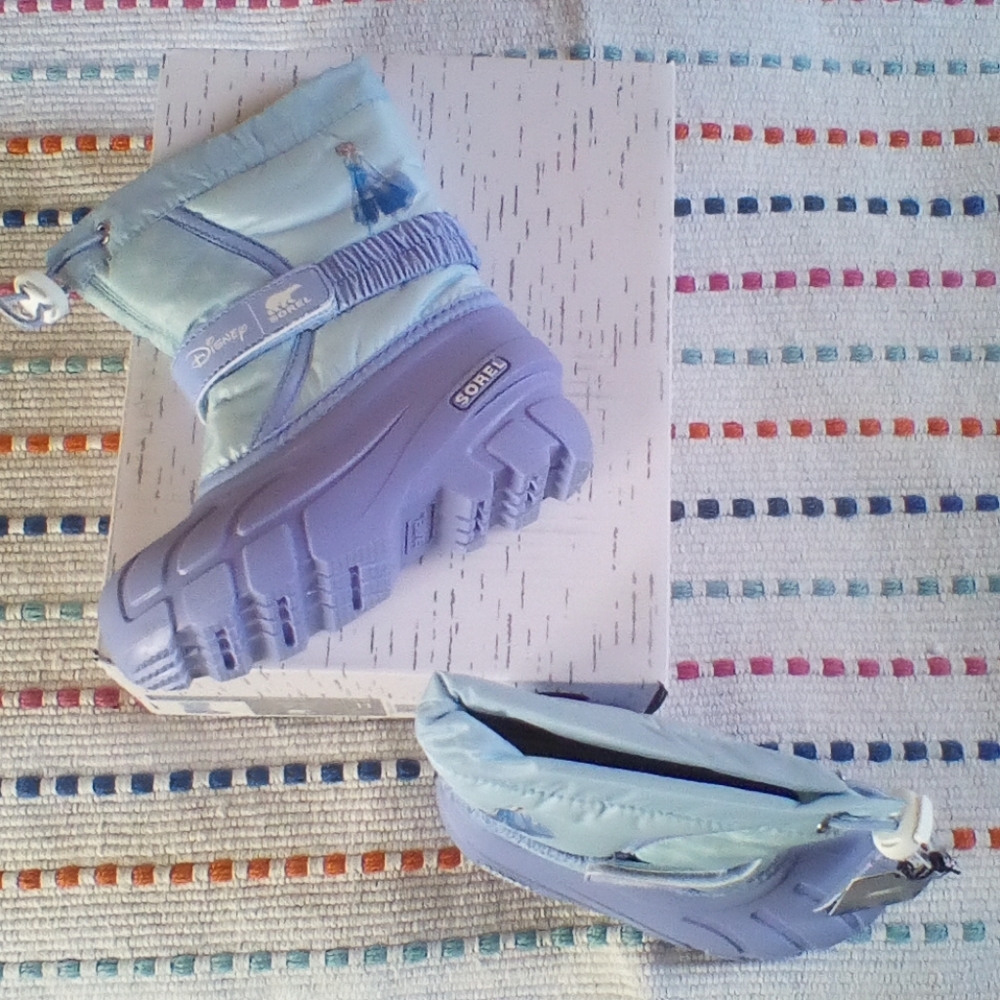 Disney Sorel Flurry boots. Frozen II. Size 1Y.